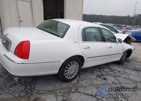 2003 Lincoln Town Car Executive из США, поврежденный, VIN 1LNHM81W83Y648227
